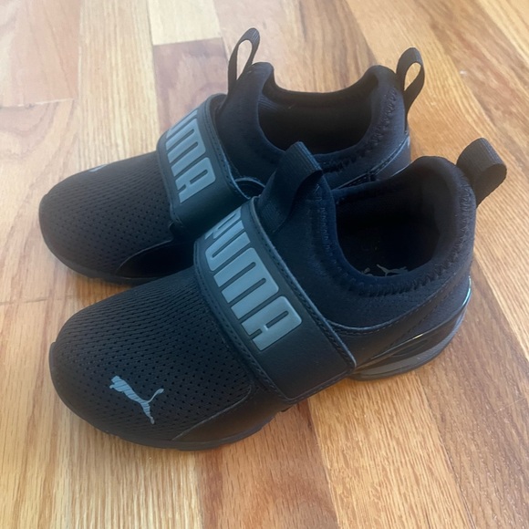 Puma Black Sneakers with Slip-On Design and Elastic Strap - Picture 3 of 4